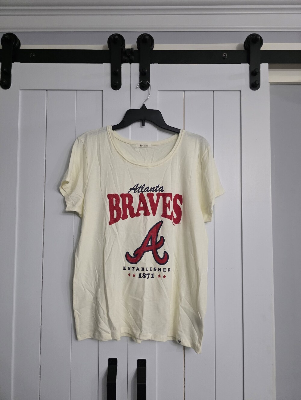 47 Women's Atlanta Braves T-shirt. NEW!